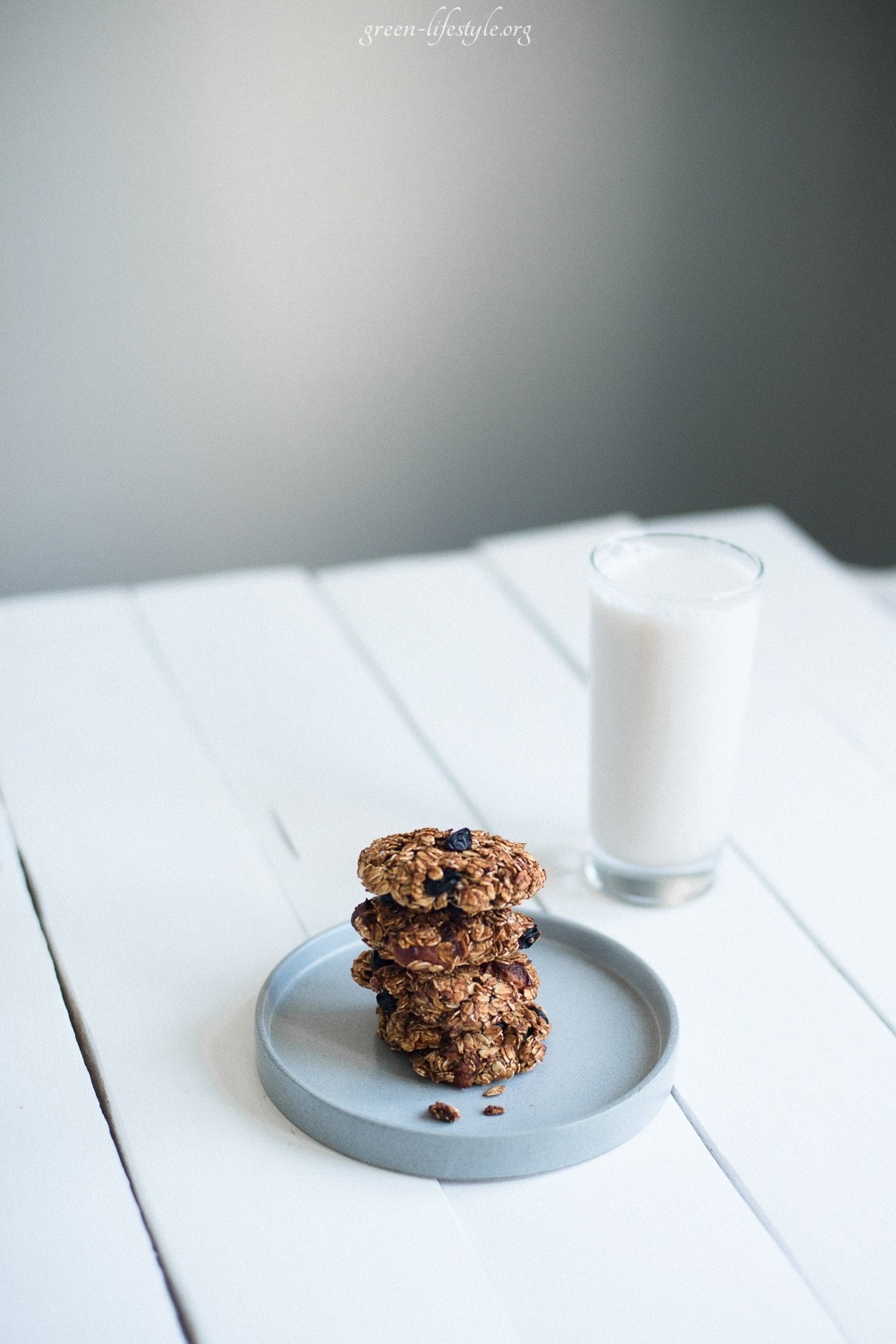 chewy oatmeal cookies Anastasia Gurova | GREEN LIFESTYLE BLOG